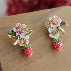 WILD STRAWBERRY AND STRAWBERRY FLOWER EARRINGS | ATBG1021